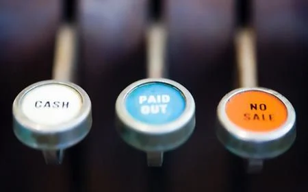 When smart devices and payments collide
